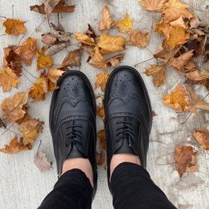 ModCloth Talking Picture Oxford Flat